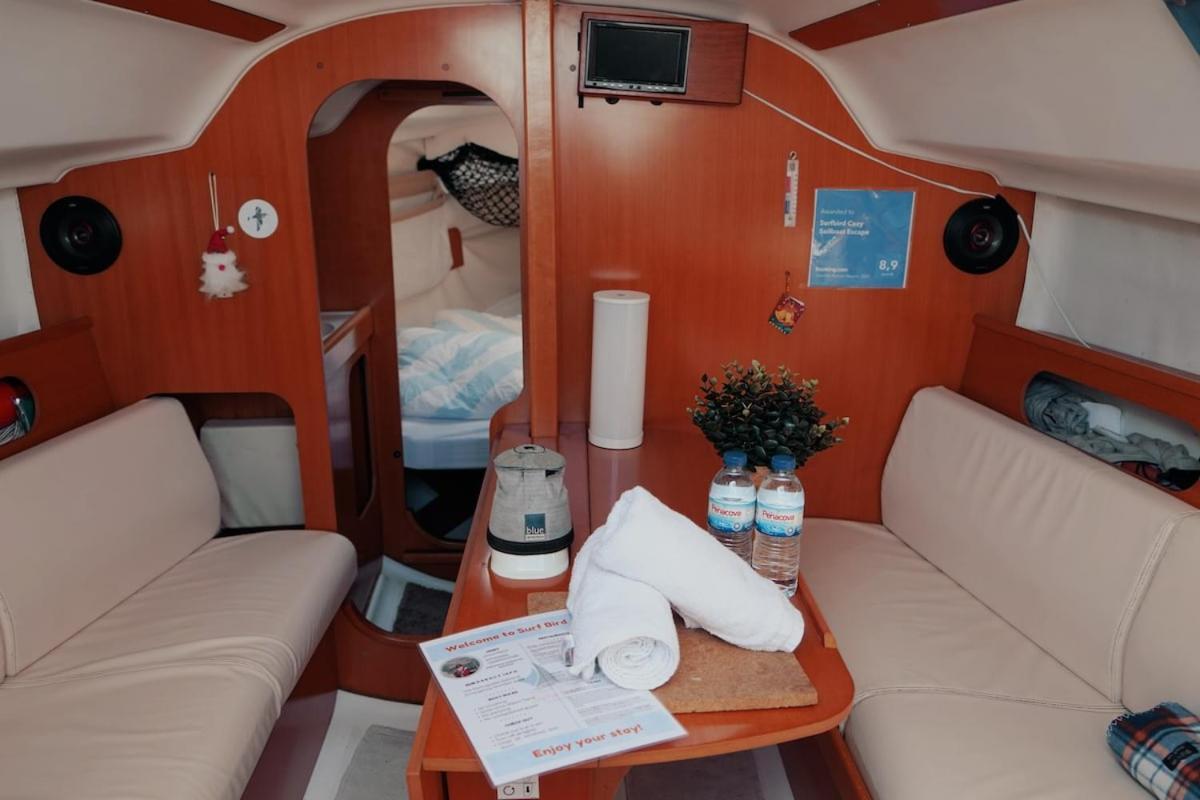 فندق Surfbird Cozy Sailboat Escape Lisboa المظهر الخارجي الصورة