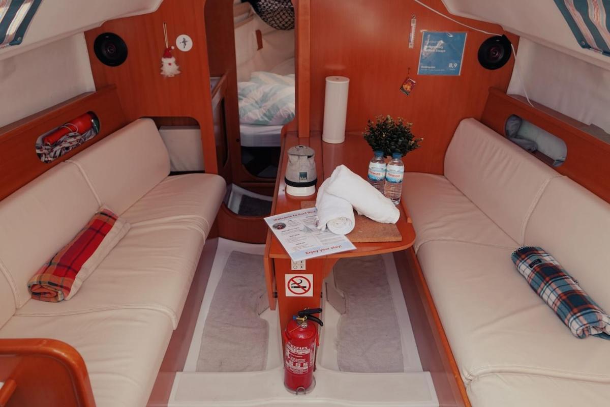 فندق Surfbird Cozy Sailboat Escape Lisboa المظهر الخارجي الصورة