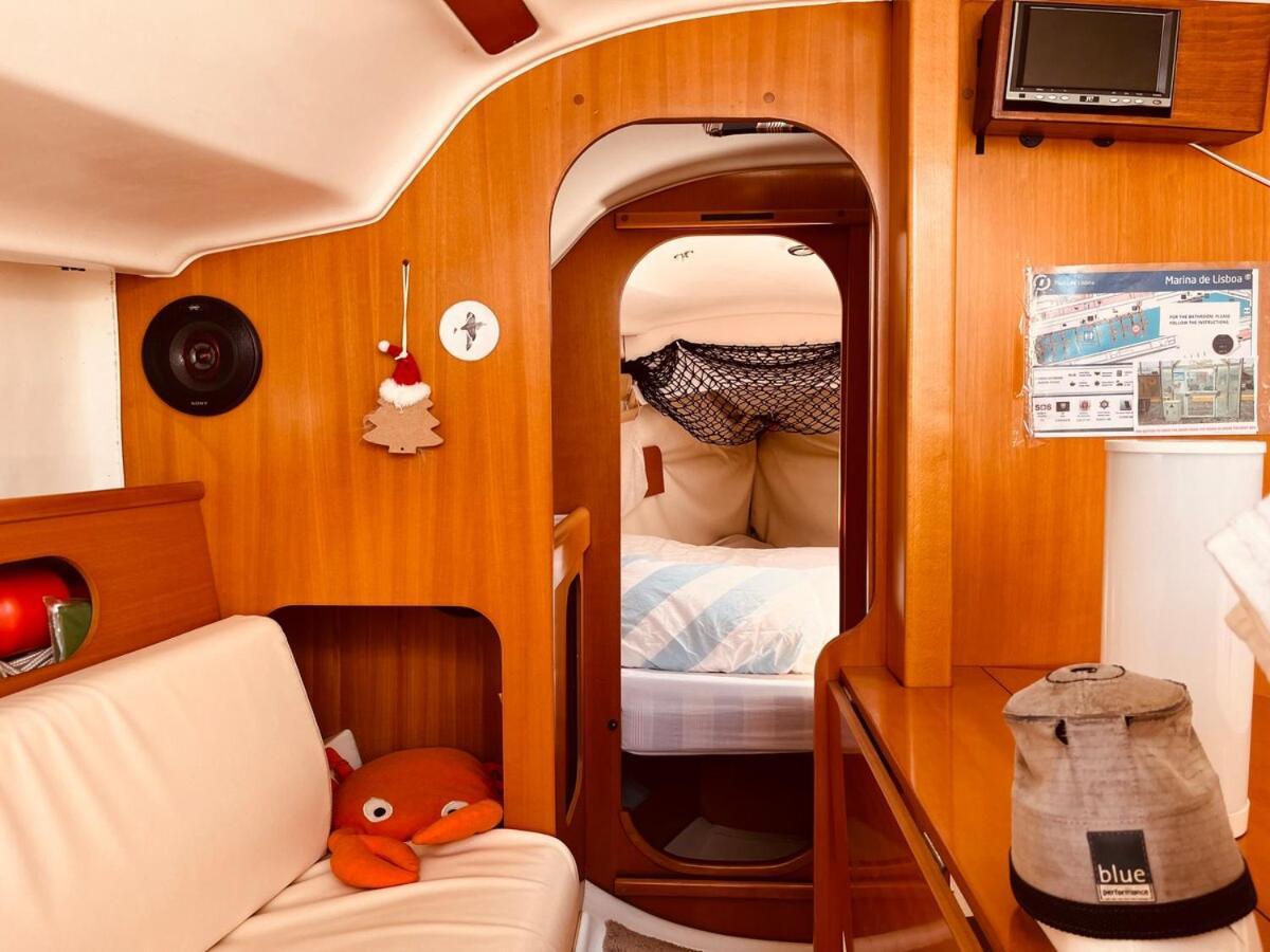 فندق Surfbird Cozy Sailboat Escape Lisboa المظهر الخارجي الصورة